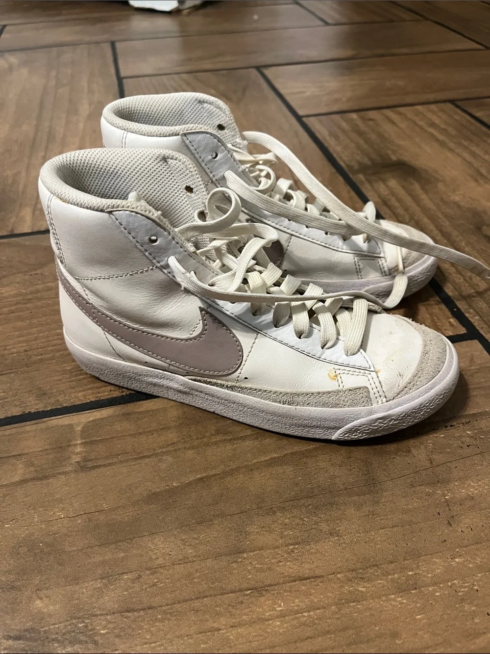 Nike Mid-Top White Leather Sneakers with Light Pink Swoosh